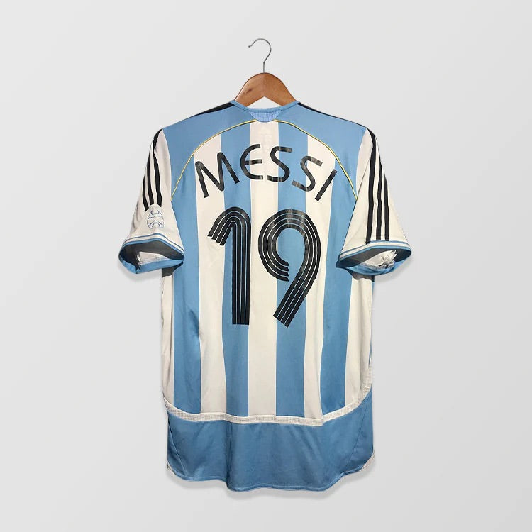 Argentina 2006 Home - Retro Football Shirt - Messi 19